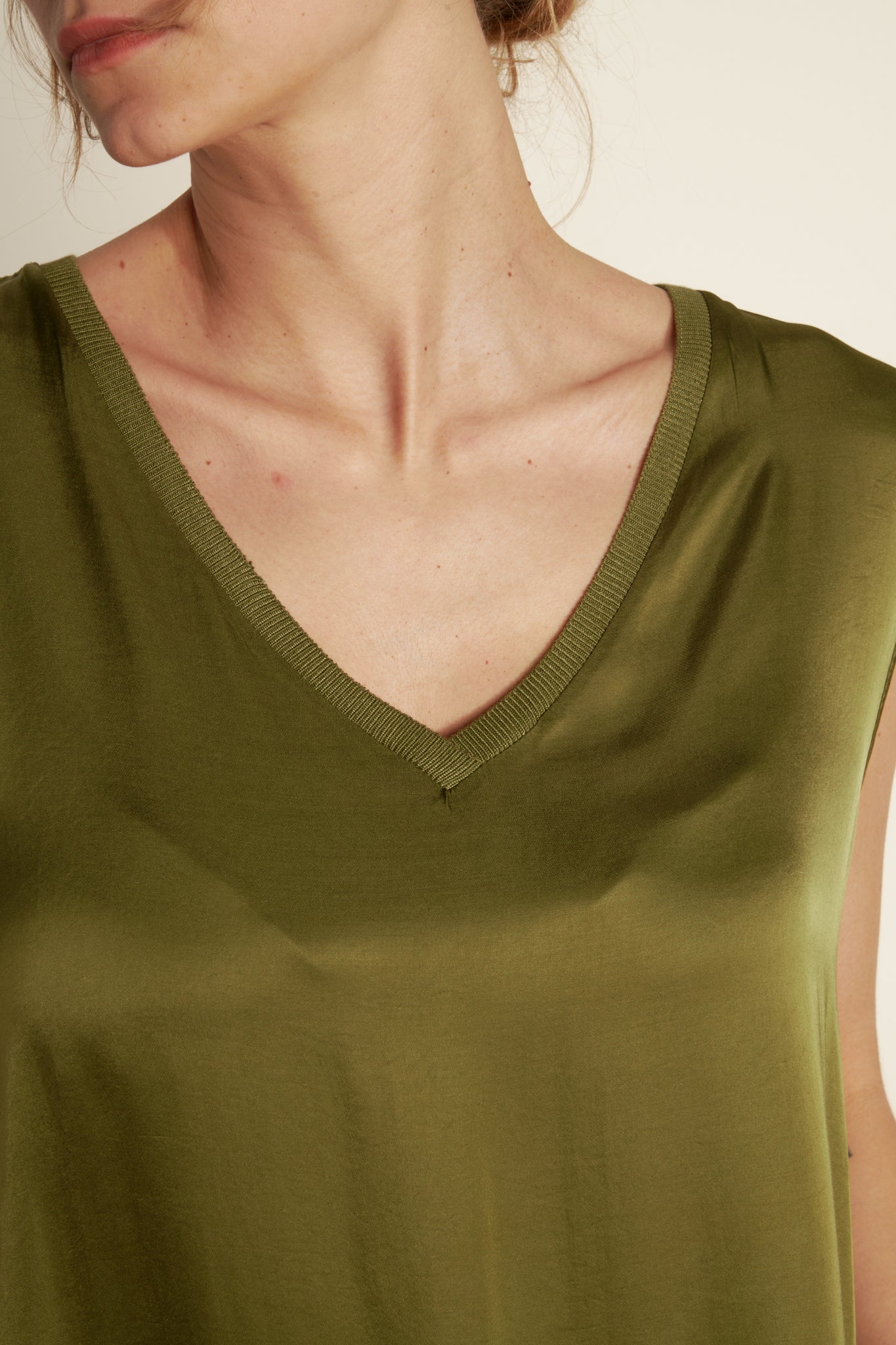 LIQUETTE SILKY MIDI DRESS (FA651A05Q) - KHAKI