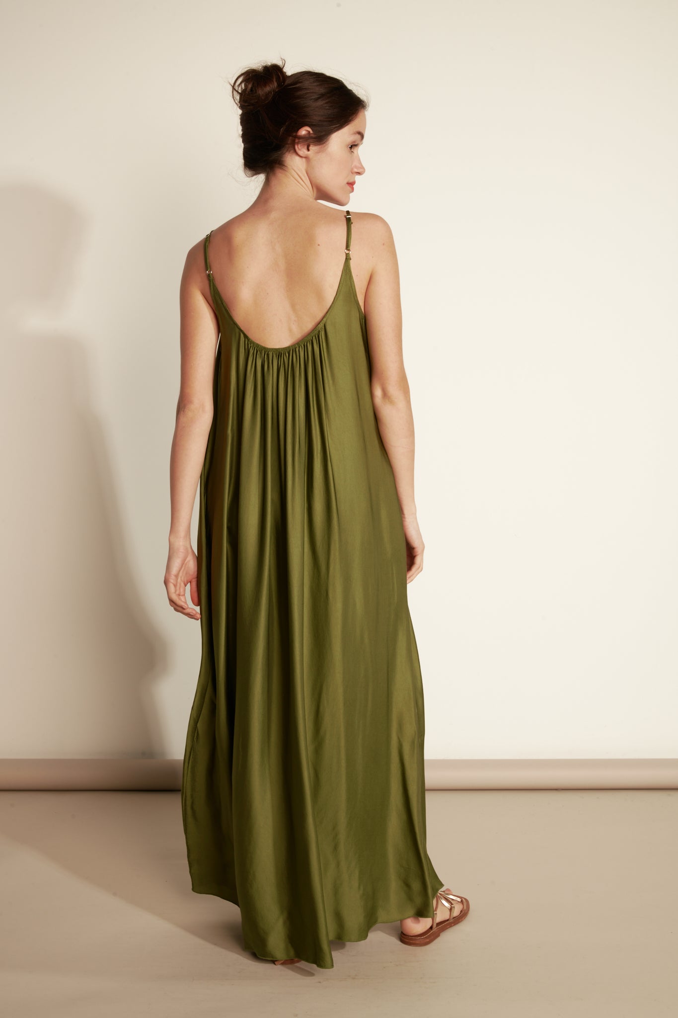 LONG SILKY FINE STRAP DRESS (FA650A05Q) - KHAKI