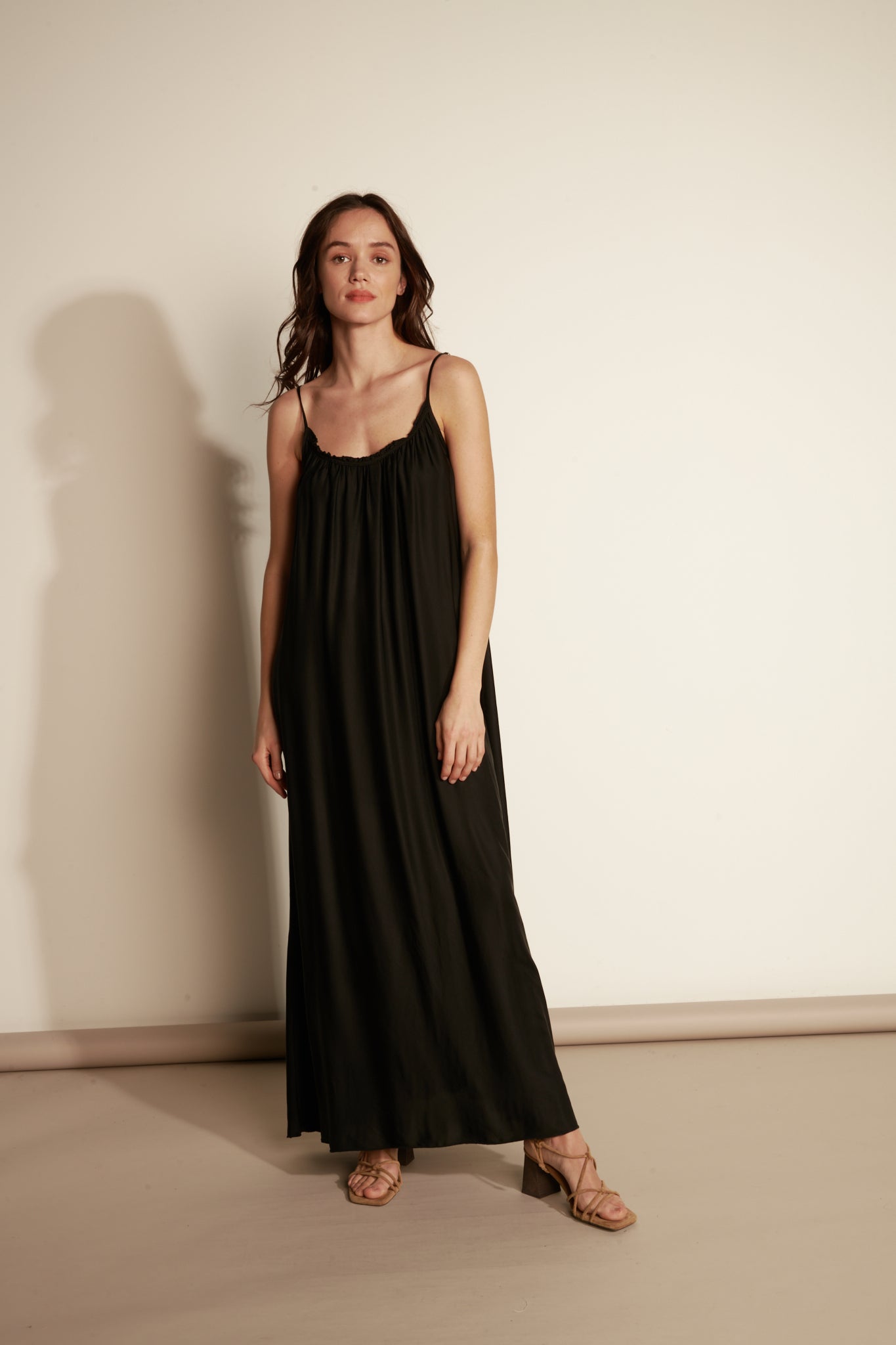 LONG SILKY FINE STRAP DRESS (FA650A05Q) - BLACK