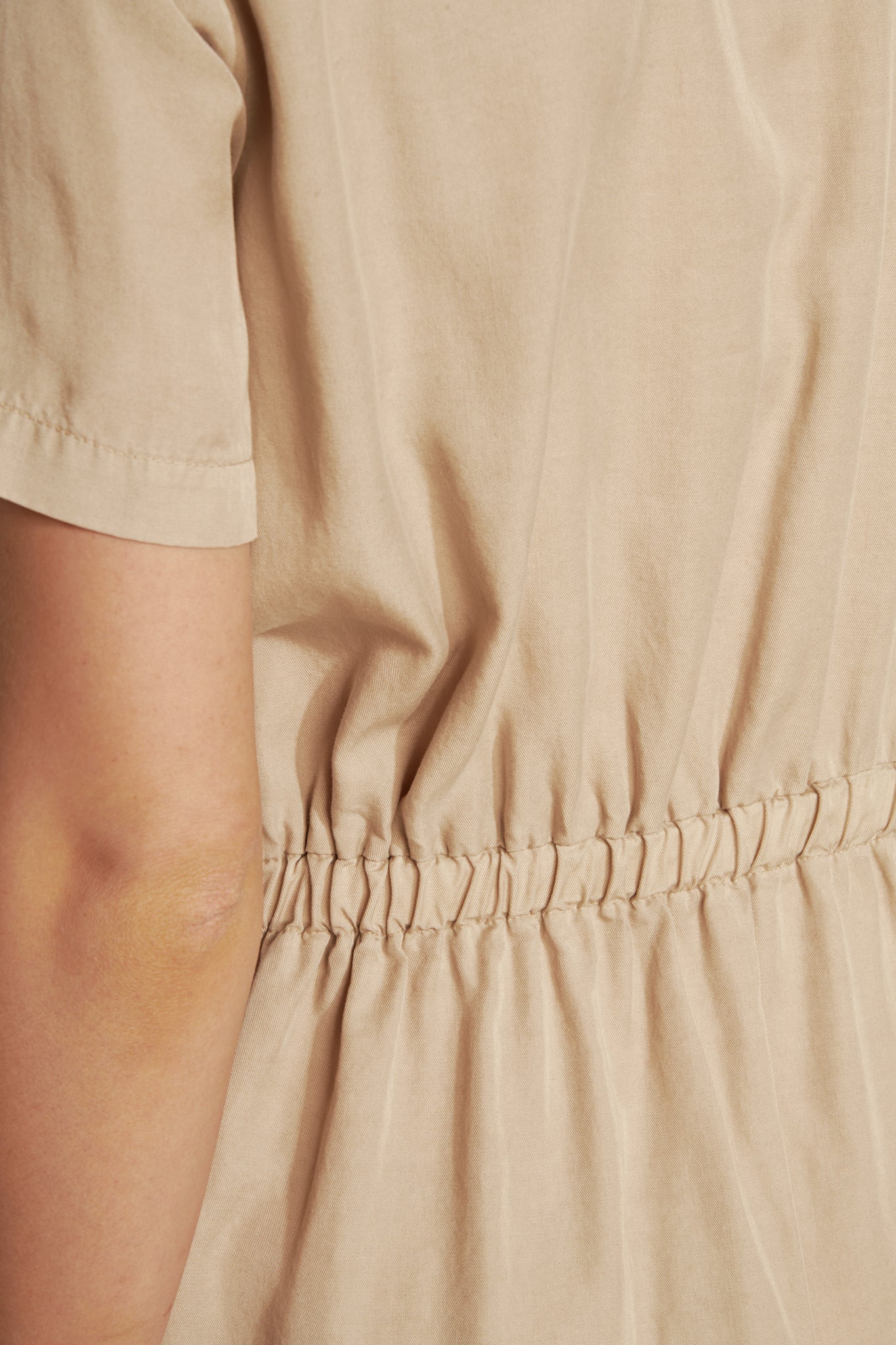 SHORT SLEEVE TENCEL DRESS - SAND