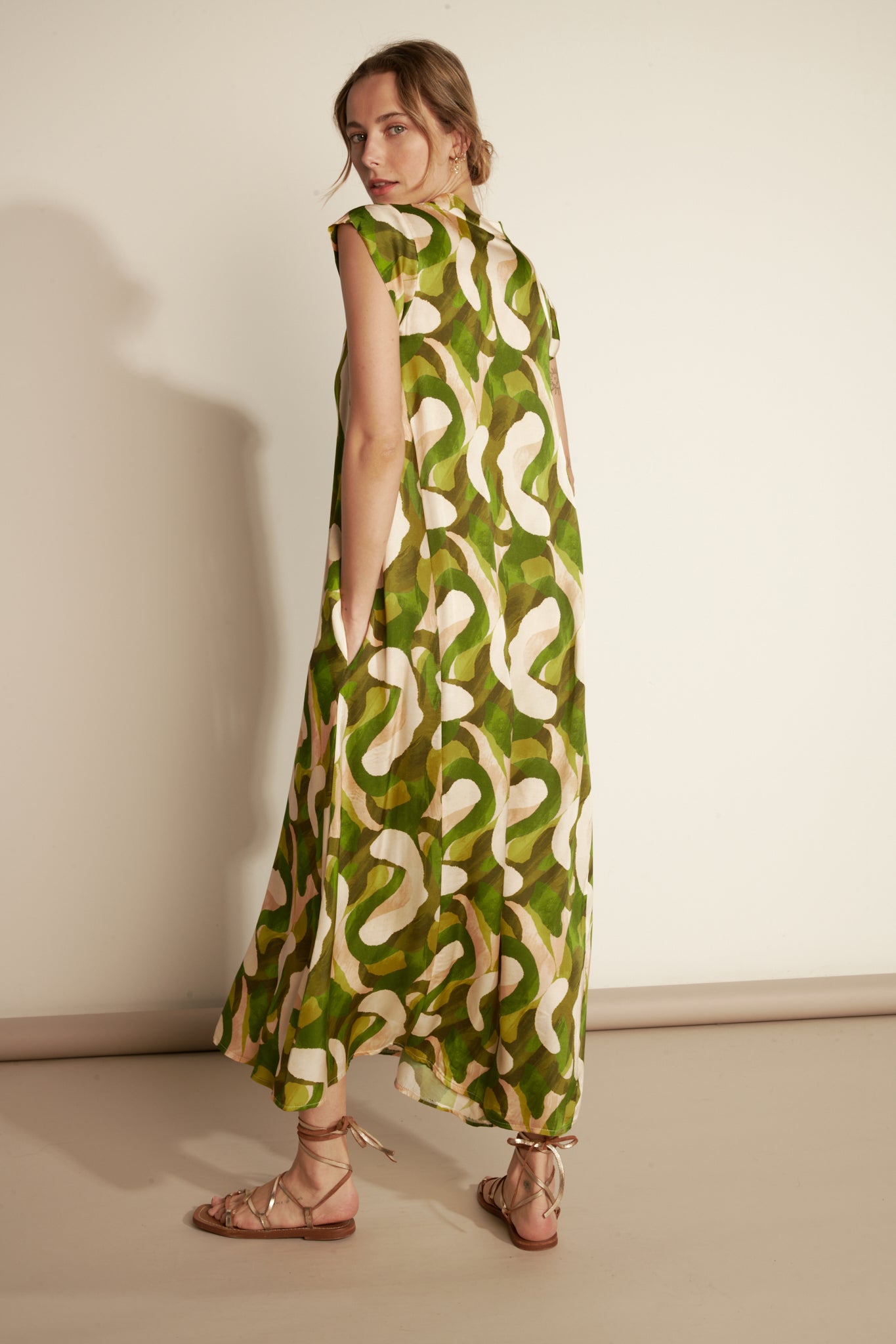 GLAM PRINT MAO COLLAR LONG DRESS - JUNGLE LIME