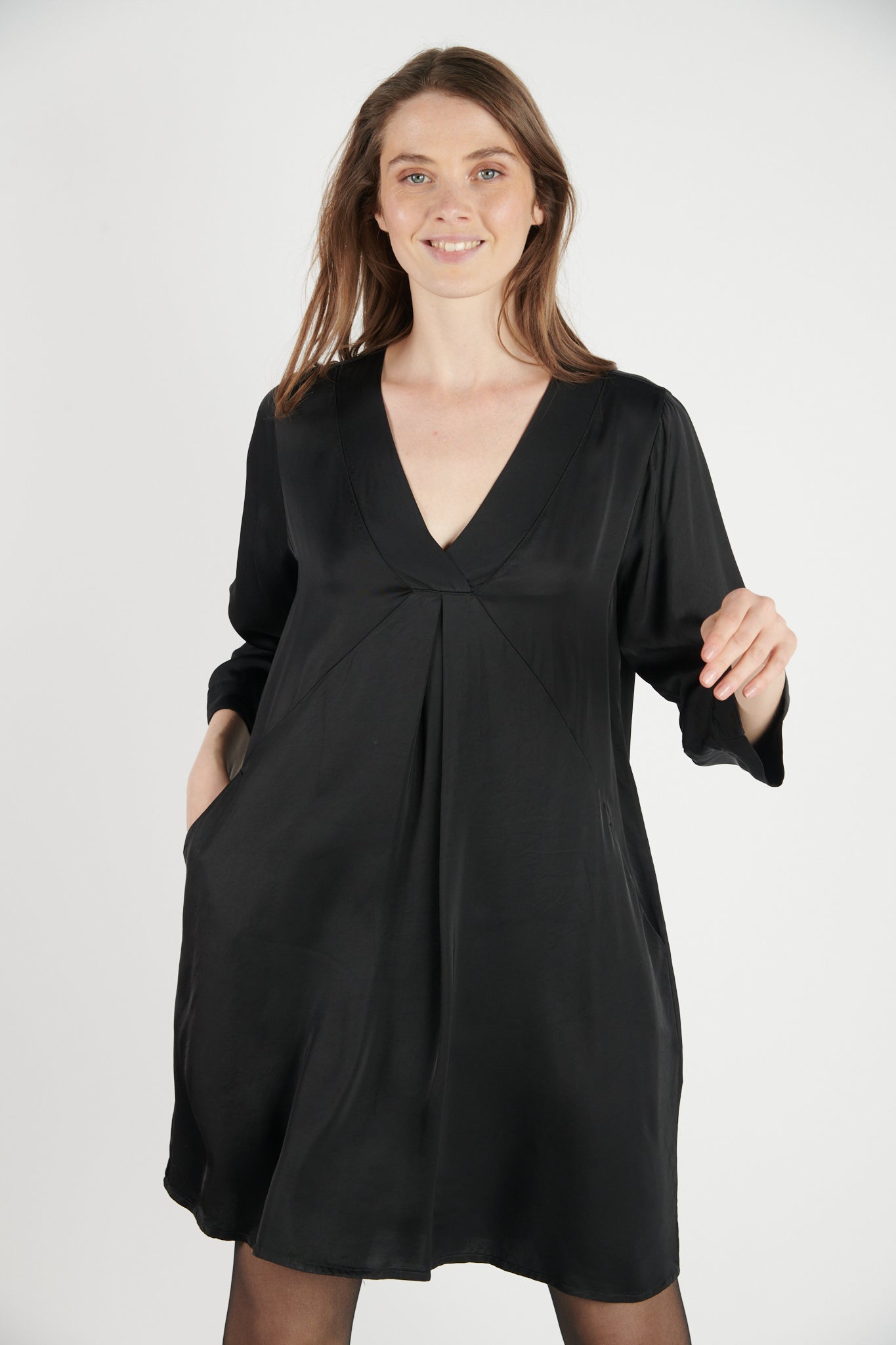 ROBE COURTE DOMAE NOIR