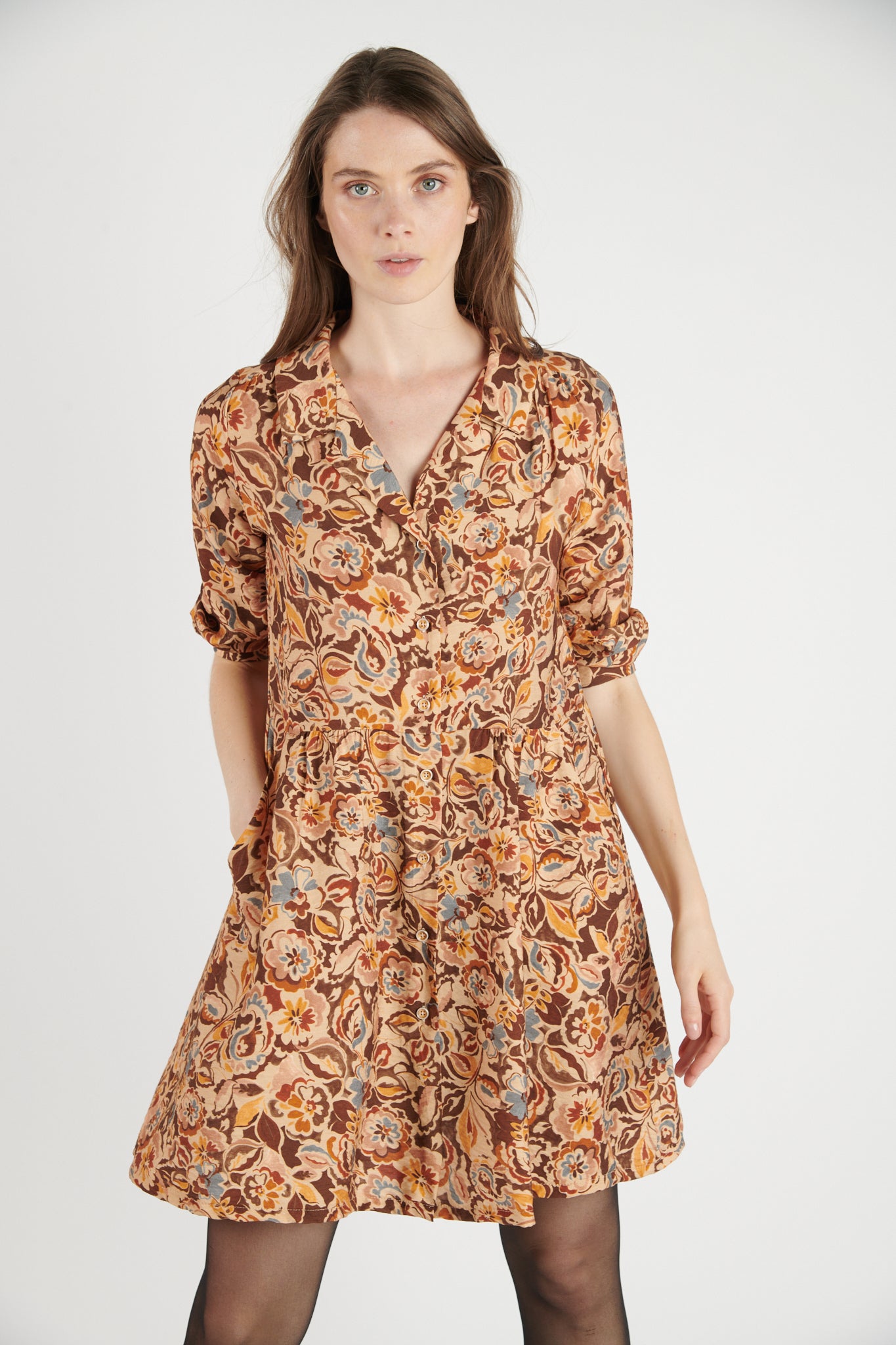 ROBE COURTE DERYA IMPRIMÉ FLOWER CHOCO