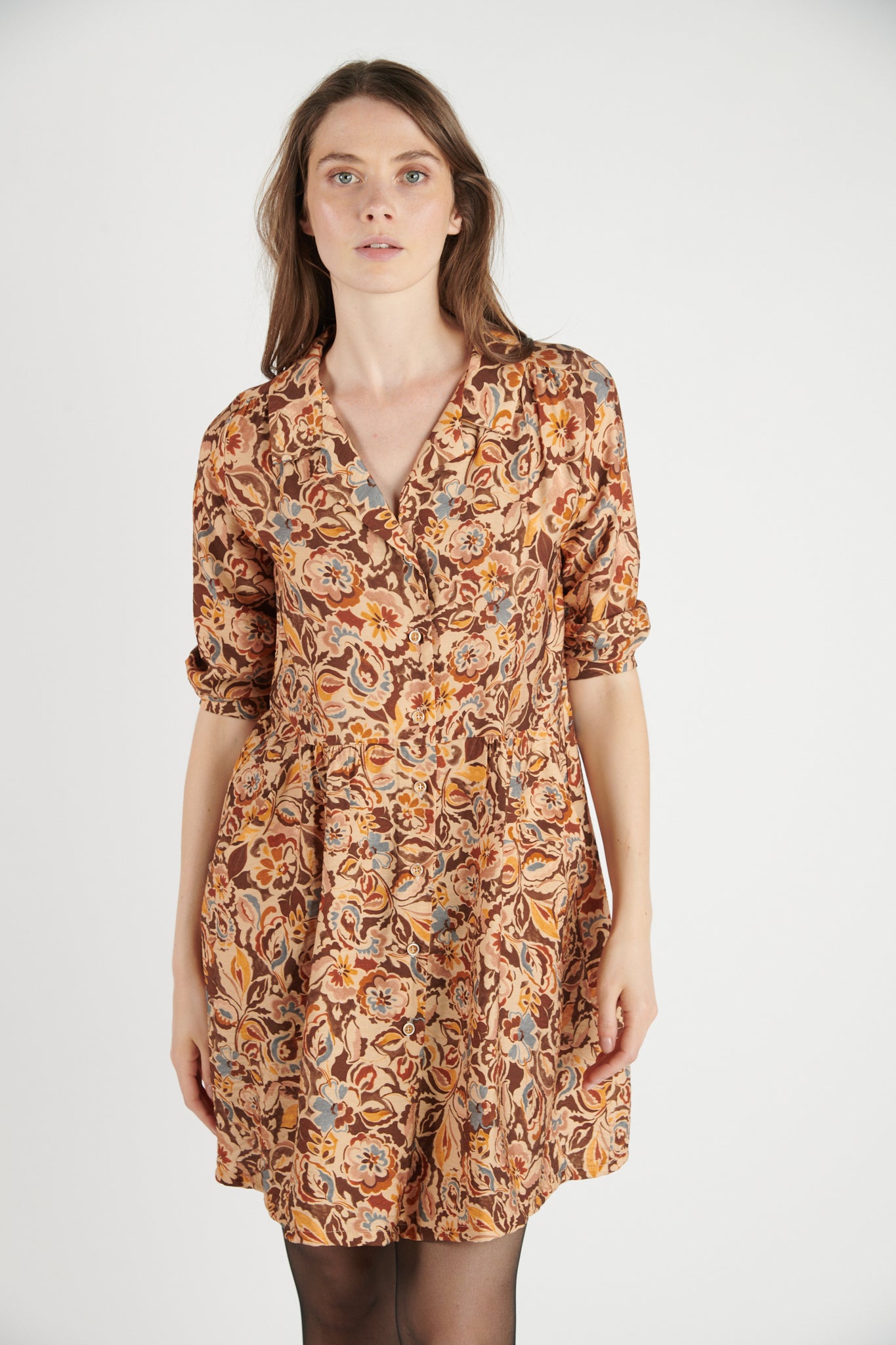 ROBE COURTE DERYA IMPRIMÉ FLOWER CHOCO