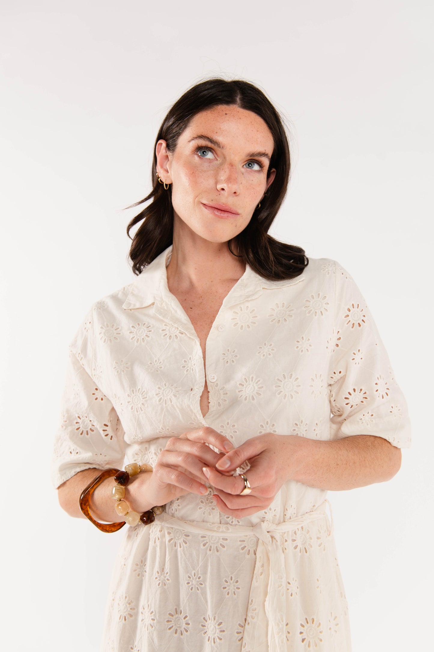 ROBE BRODÉE ÉNID ÉCRUE
