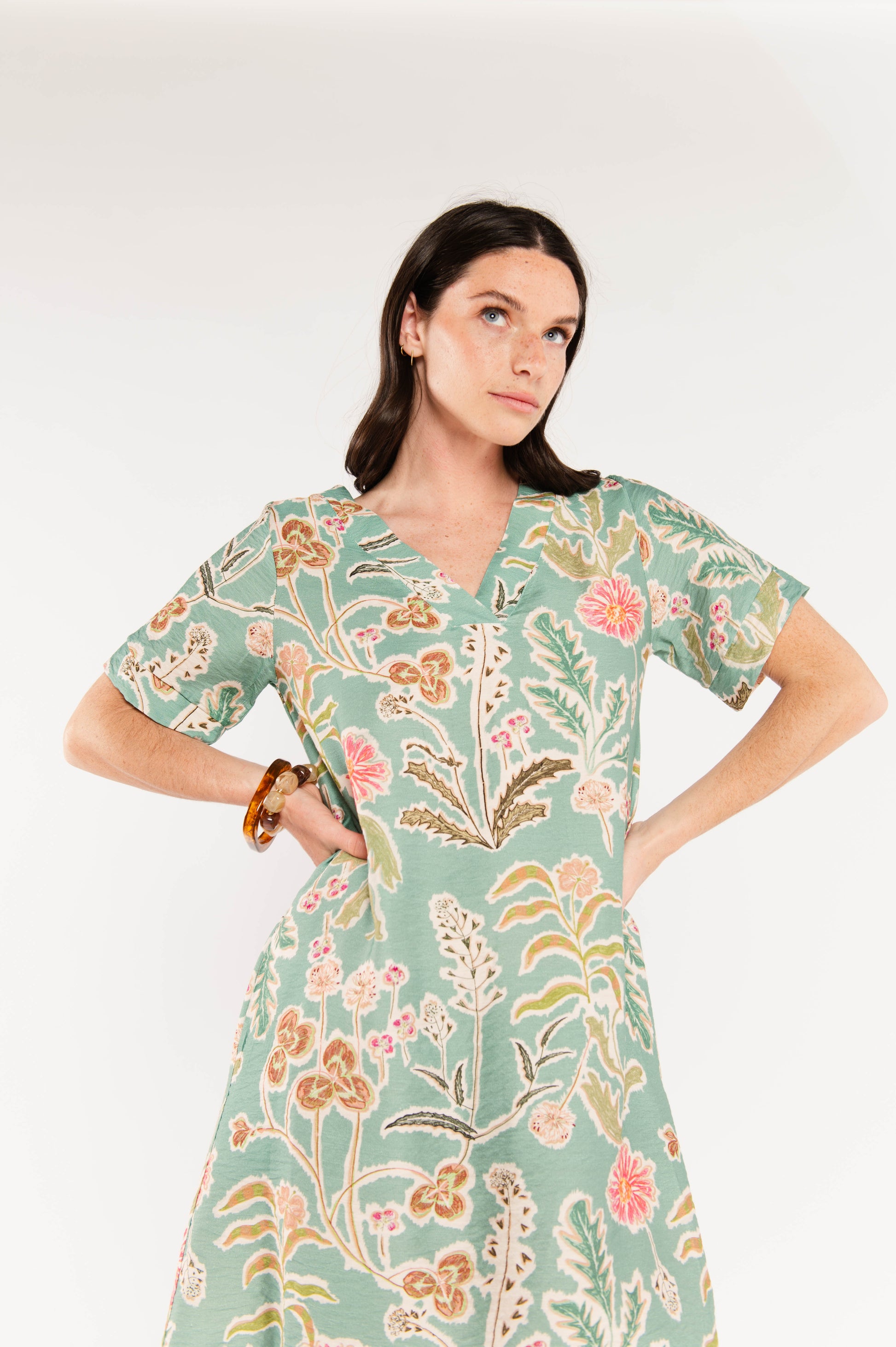 Robe à fleurs Émile vert d'eau, robe femme fluide et élégante à imprimé floral.