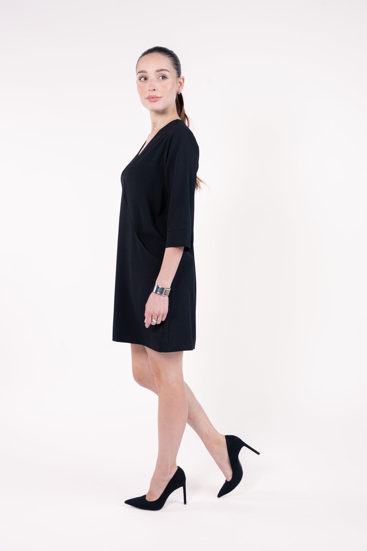 Robe femme col v noire et talon noir 