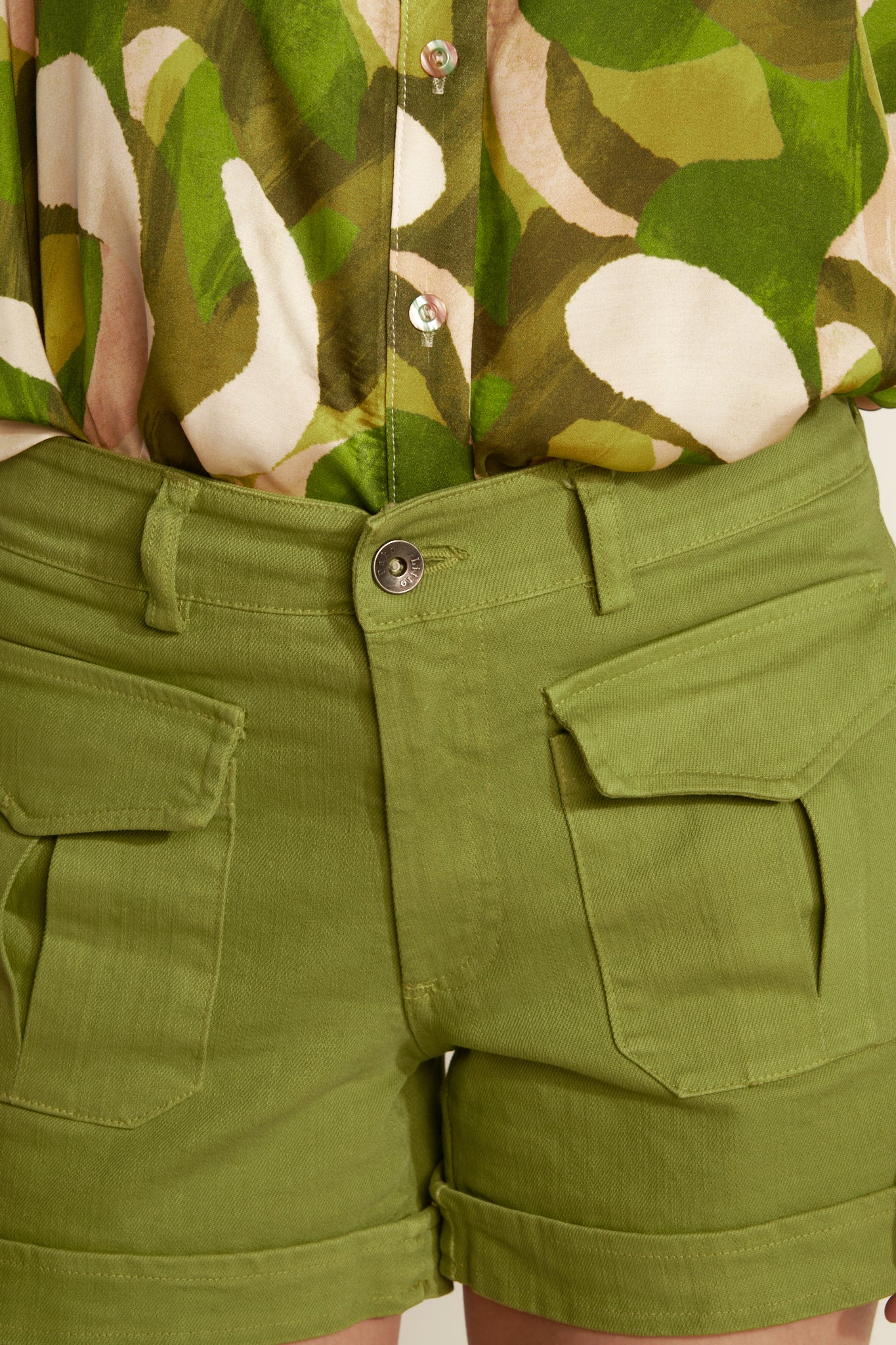 SHORT SAFARI ARTURO PISTACHE