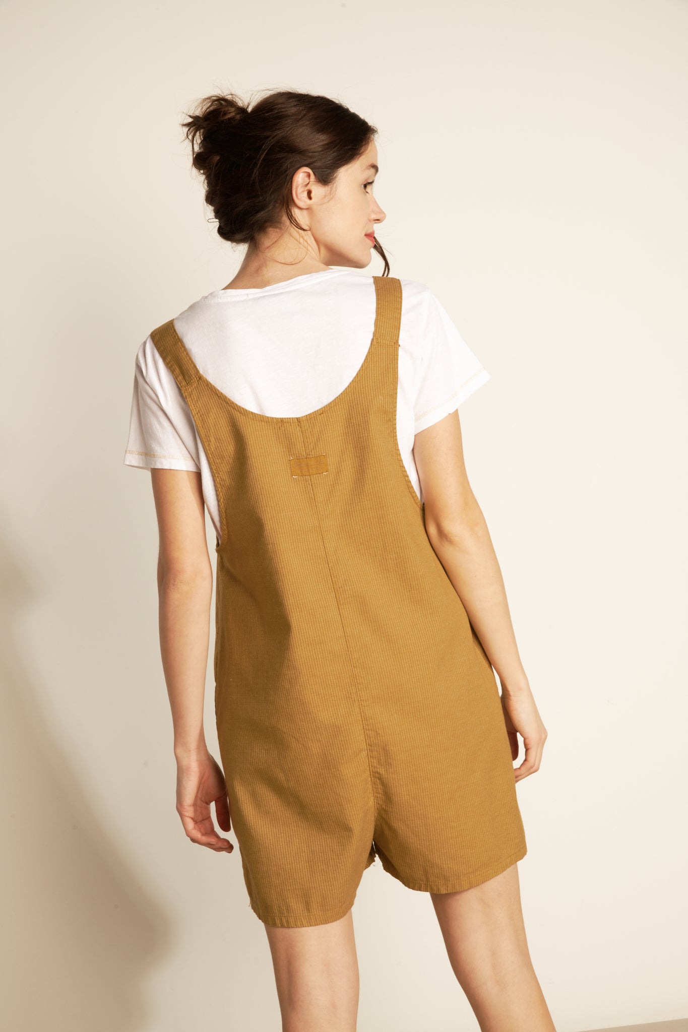 FINE STRIPED SHORT OVERALLS - AMBER