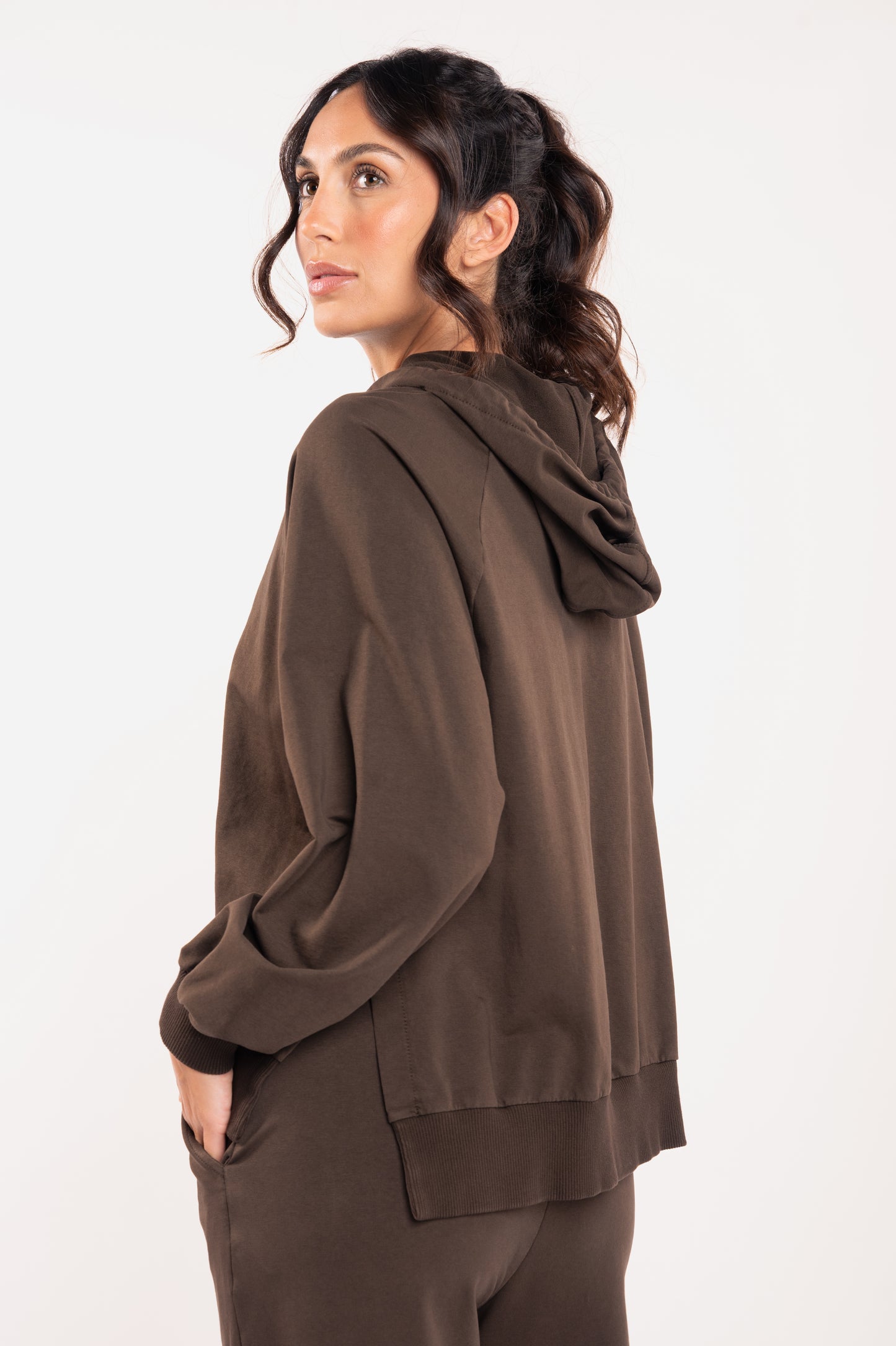 Sweat oversize marron de dos