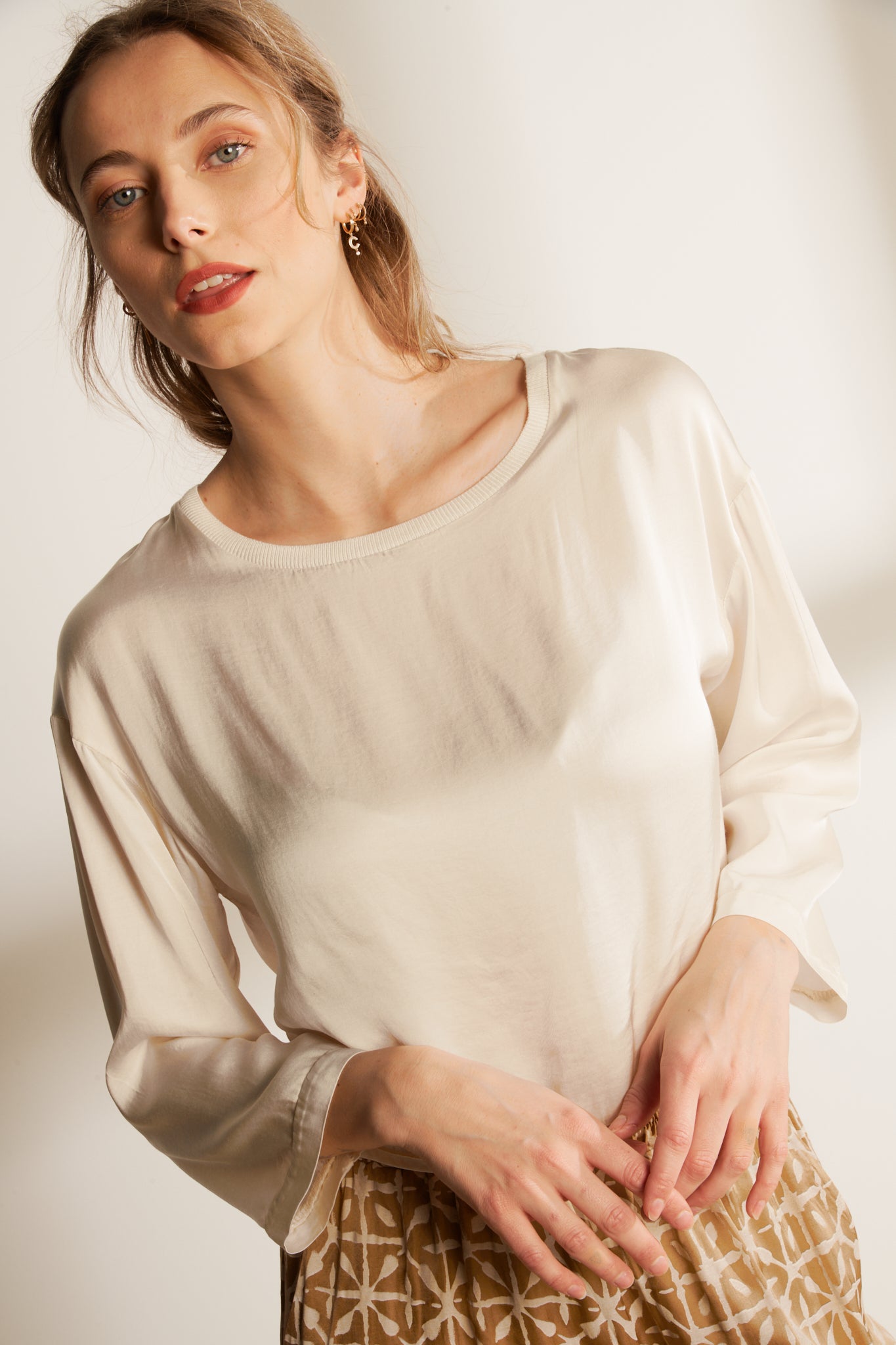 LOOSE SHORT TOP M 3/4 SILKY (FA718B05Q) - NATURAL