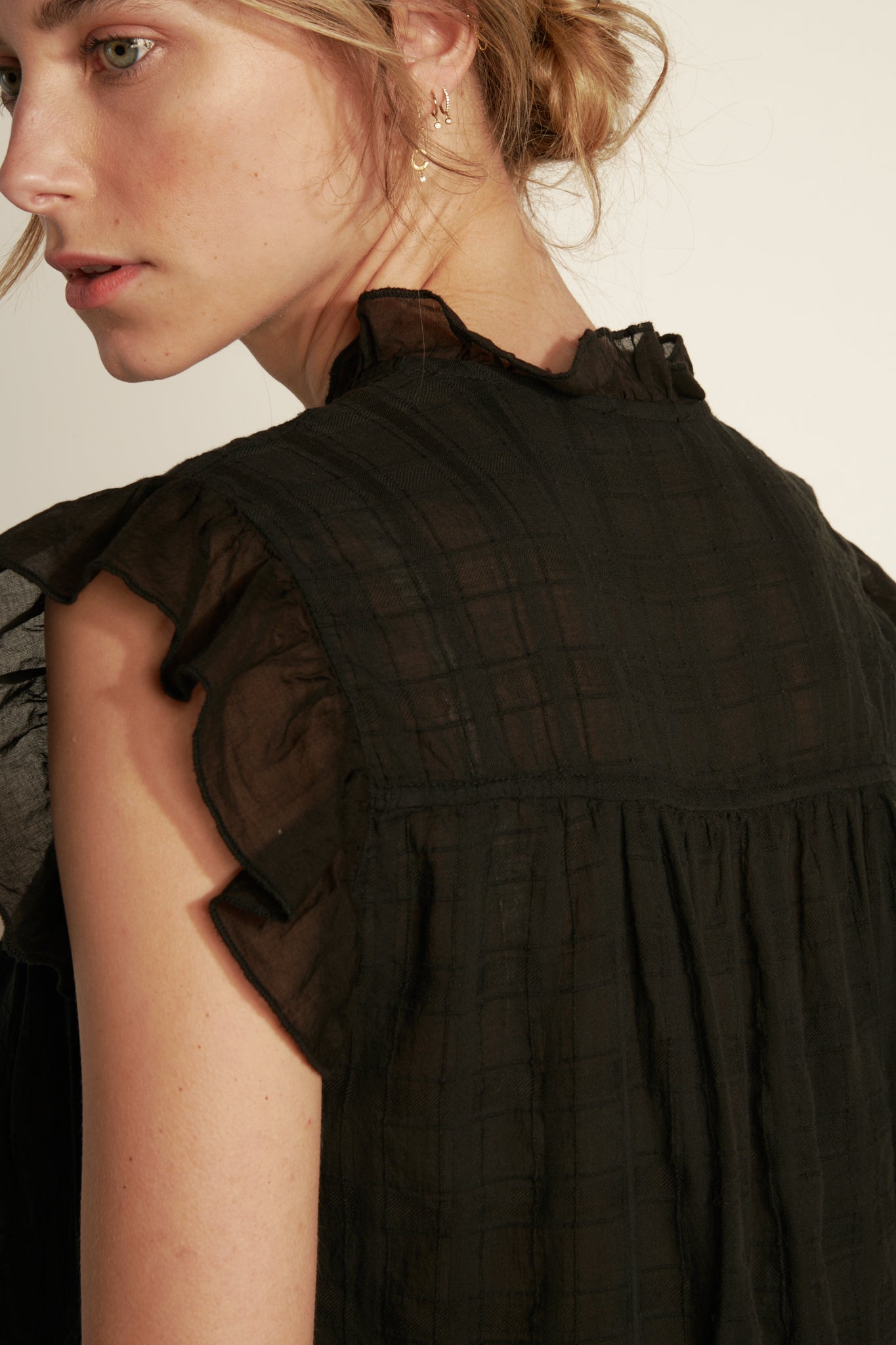 FLYING SLEEVE TOP COTTON VOILE TEXTURE - BLACK