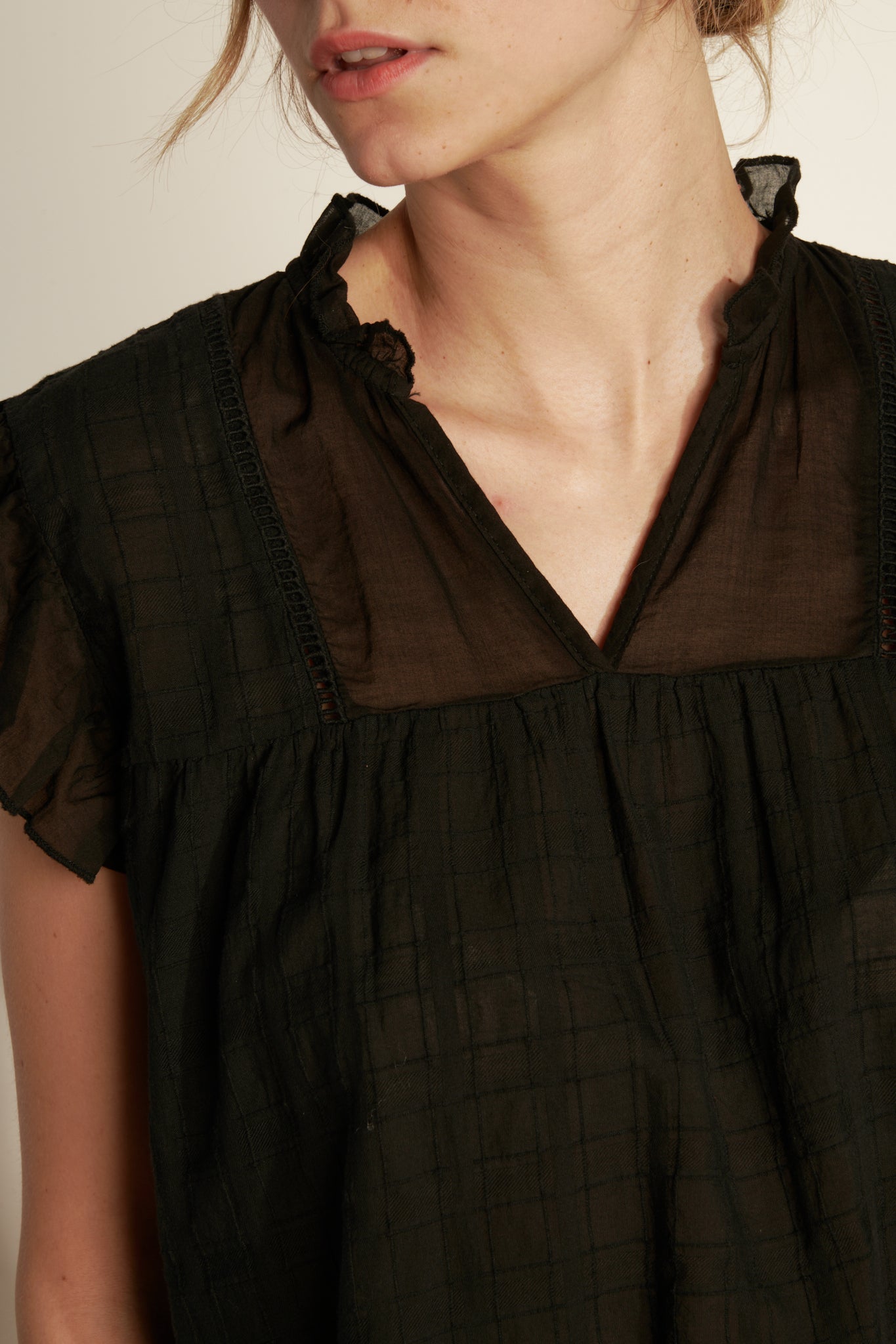 FLYING SLEEVE TOP COTTON VOILE TEXTURE - BLACK