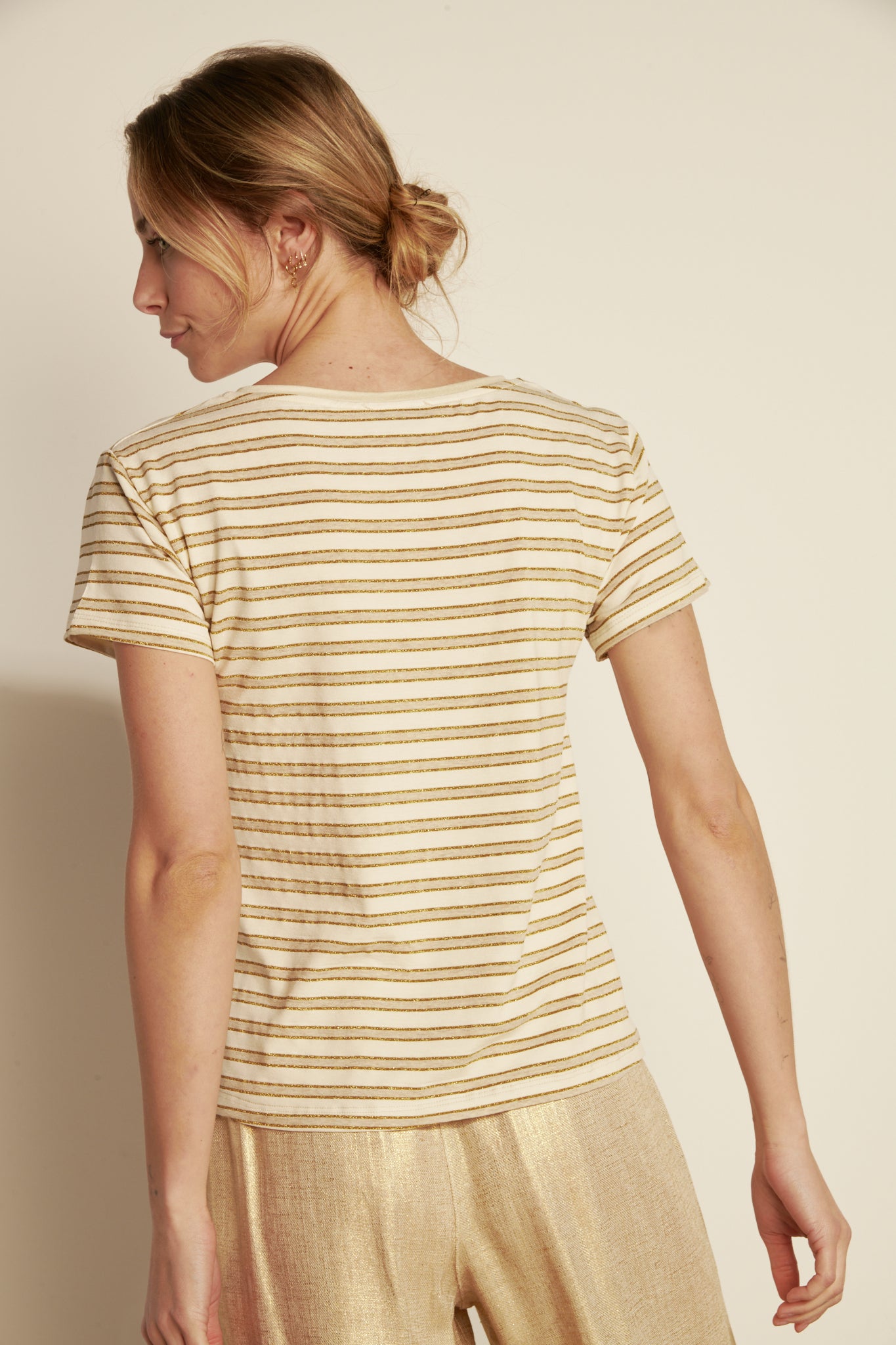V-NECK STRIPED JERSEY TEESHIRT - SAND