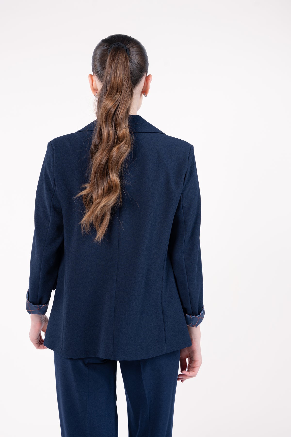 Blazer ample doublure PL marine avec  pantalon évasé long marine de dos