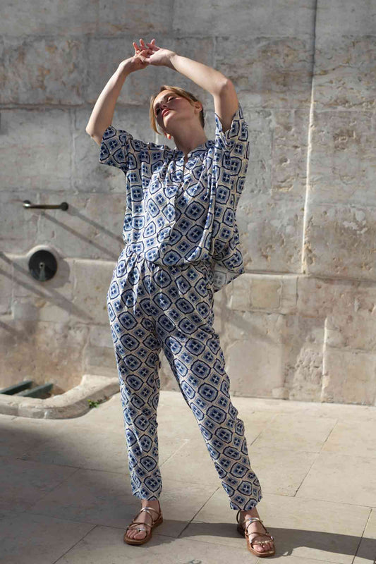 PANTALON JOAO IMPRIMÉ AZULEJOS BLEU